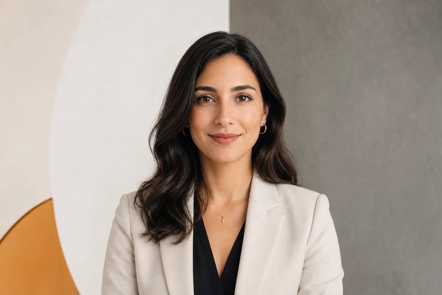 Portada de la guía de fotos de perfil profesionales por profesión 2026 — una sola foto corporativa con calidad de estudio sobre fondo marfil y pizarra con un toque ámbar cálido